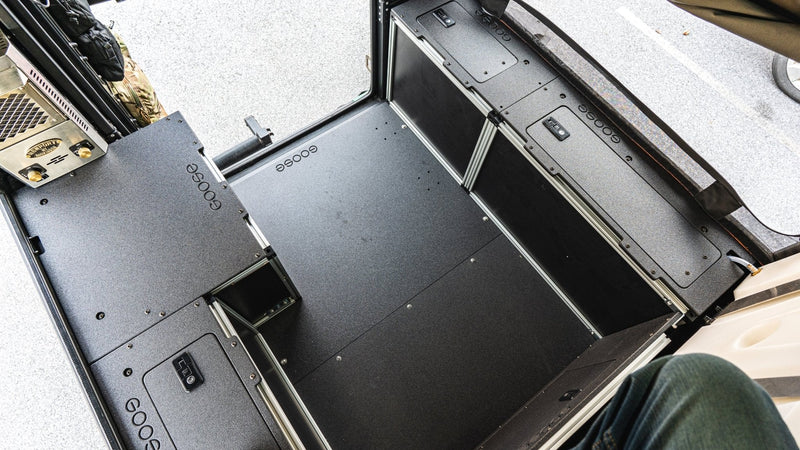 Load image into Gallery viewer, Alu-Cab Canopy Camper V2 - Jeep Gladiator 2019-Present JT - Rear Utility Module - 5' Bed