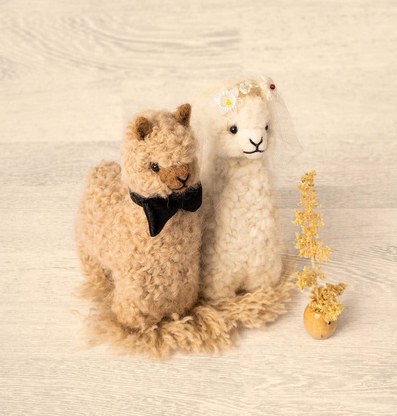 Load image into Gallery viewer, Bride and Groom Alpacadorable Hand Made Baby Alpaca Ornaments Alpaca Wedding Cake Topper