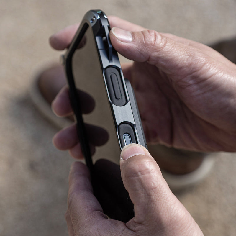 Load image into Gallery viewer, DANGO Adapt Case - Iphone 16 Pro