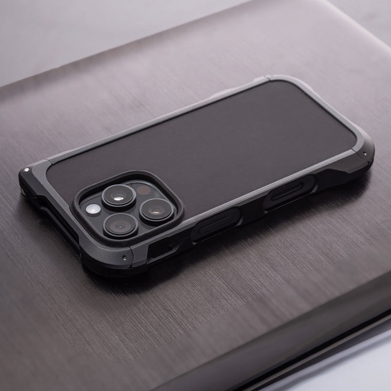 Load image into Gallery viewer, DANGO Adapt Case - Iphone 16 Pro