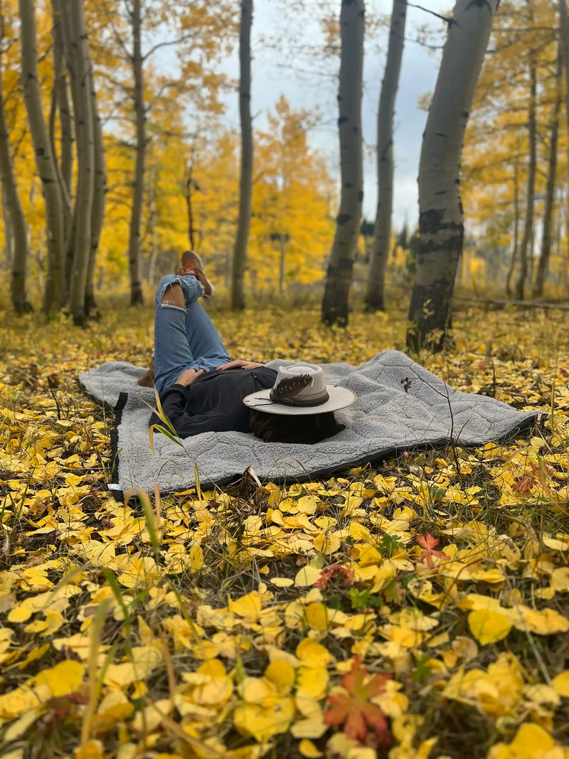 Load image into Gallery viewer, Anywhere Poncho/Puff Blanket