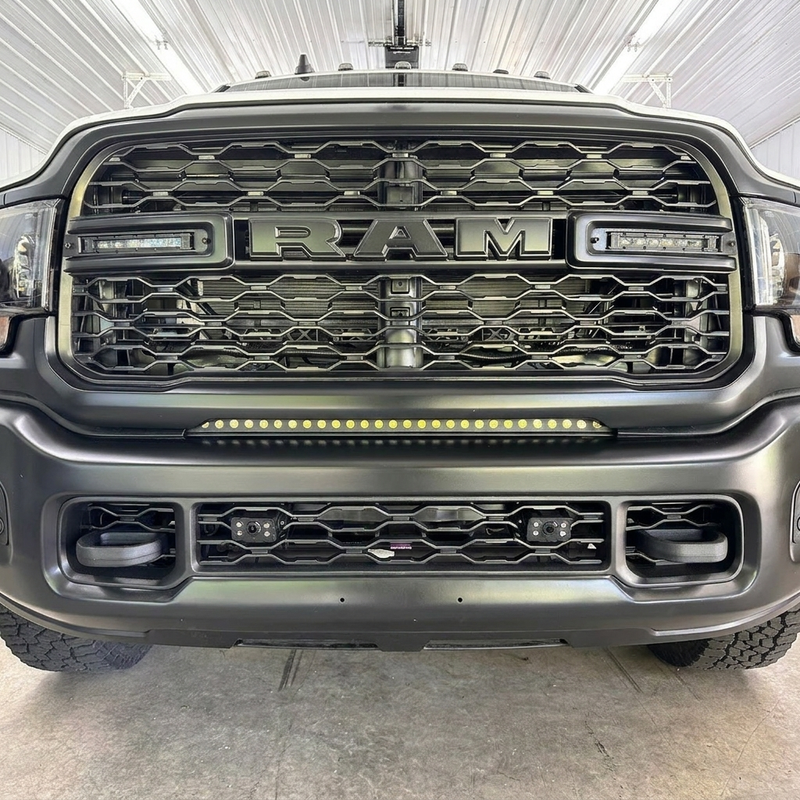 Load image into Gallery viewer, 2019-2024 RAM 2500/3500 30in Light Bar