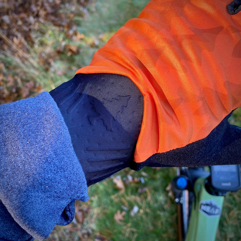 Load image into Gallery viewer, HLT Camo Evo-CX Cool Weather Gloves