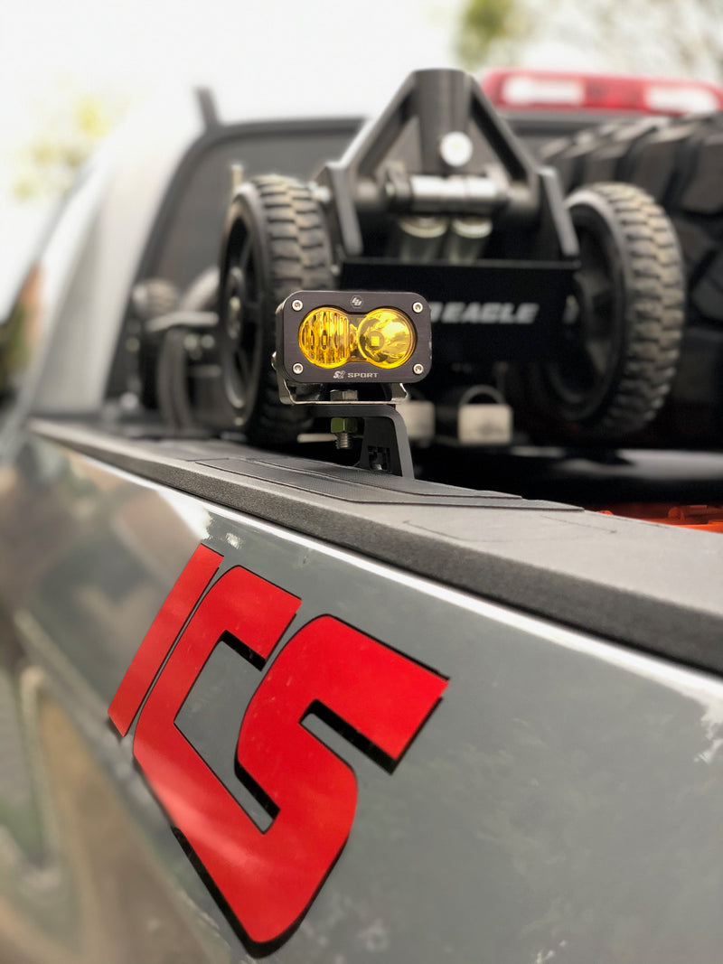 Load image into Gallery viewer, Toyota Bed Rail Chase Light Brackets - PAIR
