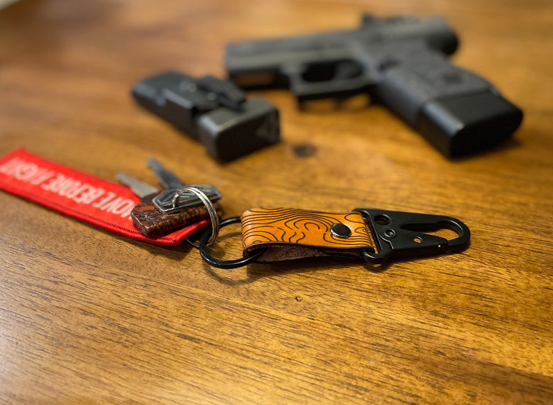 Load image into Gallery viewer, Leather Clip Keychain Handmade