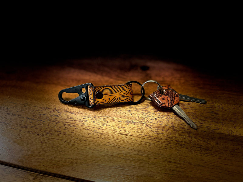Load image into Gallery viewer, Leather Clip Keychain Handmade