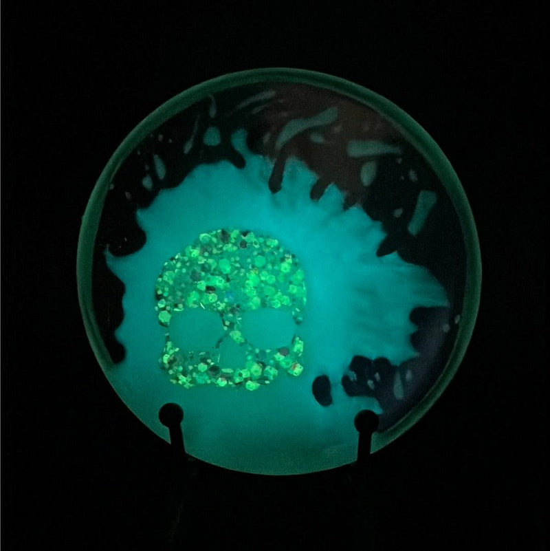 Load image into Gallery viewer, Wiser Hyzer Custom Resin Mini - Glow Skull Splatter