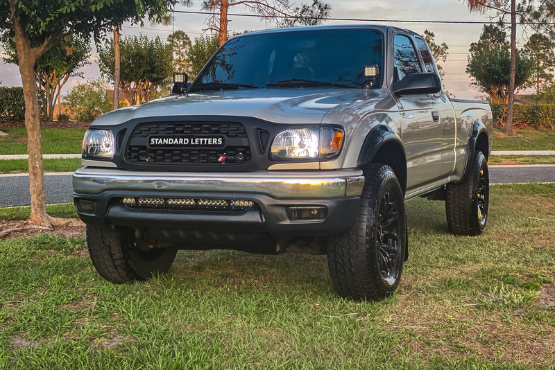 Load image into Gallery viewer, 2001-04 Tacoma Pro Grille