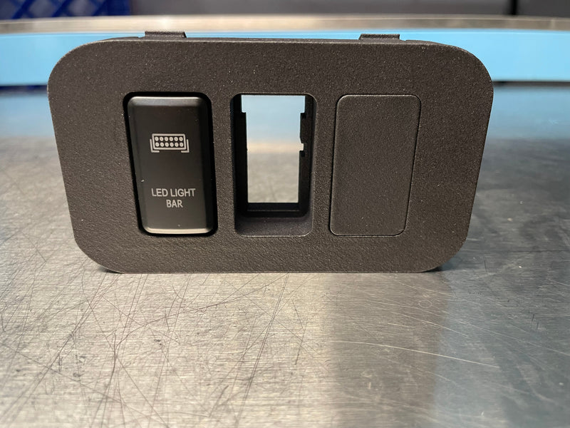 Load image into Gallery viewer, Modular Insert for 3 Tall Switches