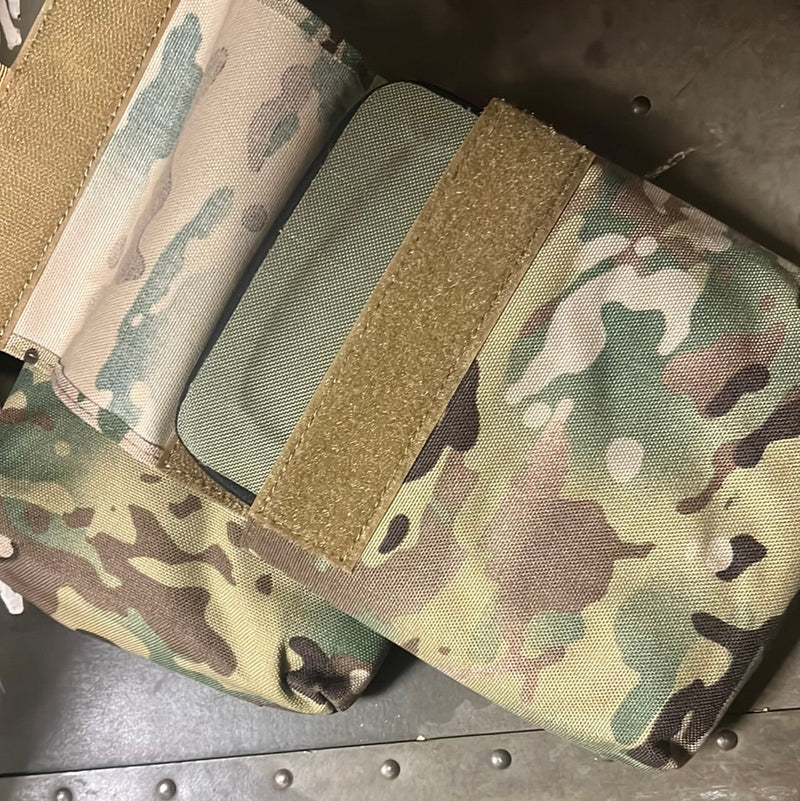 Load image into Gallery viewer, Pair of Crusader Side Plate Pouch (Adjustable for 6x6 or 8x6 plates)
