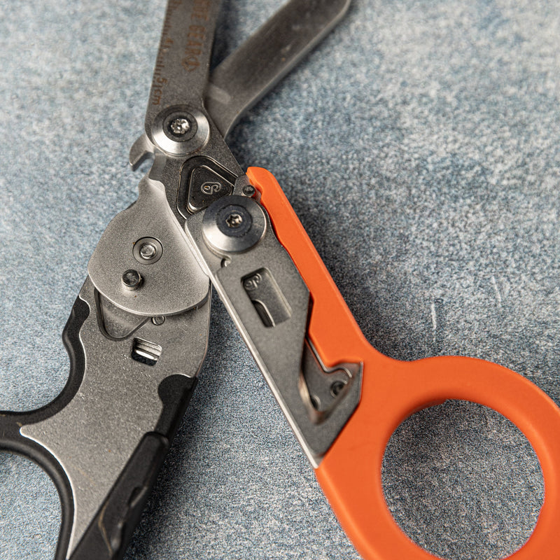 Load image into Gallery viewer, Folding Scuba Diving Shears and Rescue Shears