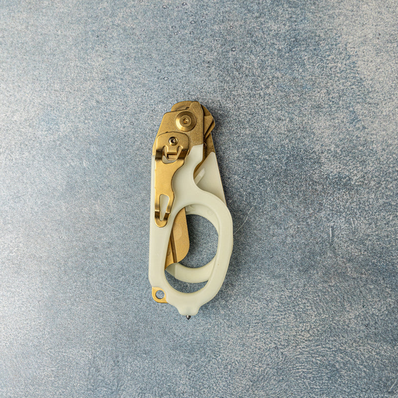 Load image into Gallery viewer, Folding Scuba Diving Shears and Rescue Shears