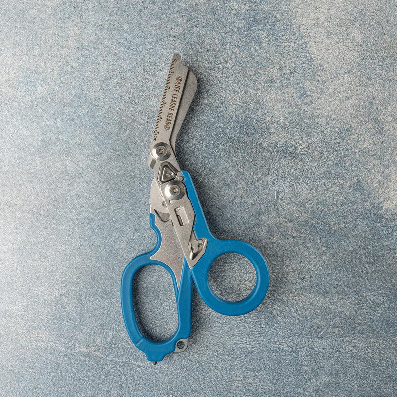Load image into Gallery viewer, Folding Scuba Diving Shears and Rescue Shears