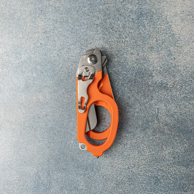 Load image into Gallery viewer, Folding Scuba Diving Shears and Rescue Shears