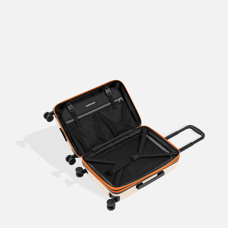 Load image into Gallery viewer, Meridian | 22" Carry-On - Chromatic Black