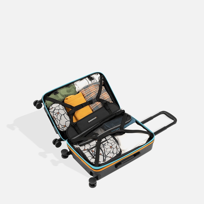Load image into Gallery viewer, Meridian | 22" Carry-On - Chromatic Black