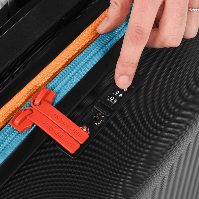 Load image into Gallery viewer, Meridian | 22" Carry-On - Chromatic Black
