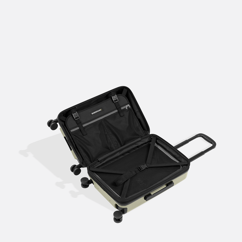 Load image into Gallery viewer, Meridian | 22" Carry-On - Chromatic Black