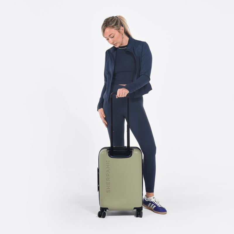 Load image into Gallery viewer, Meridian | 22" Carry-On - Chromatic Black