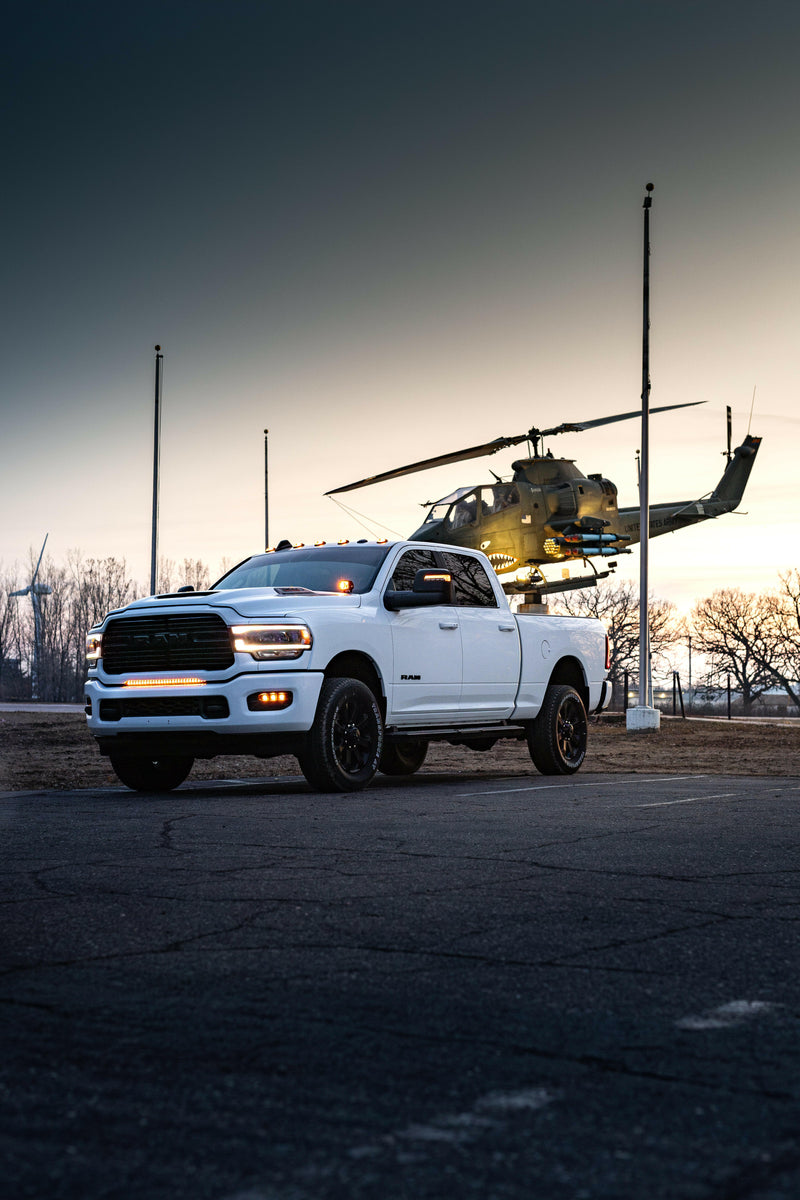 Load image into Gallery viewer, 2019-2024 RAM 2500/3500 30in Light Bar