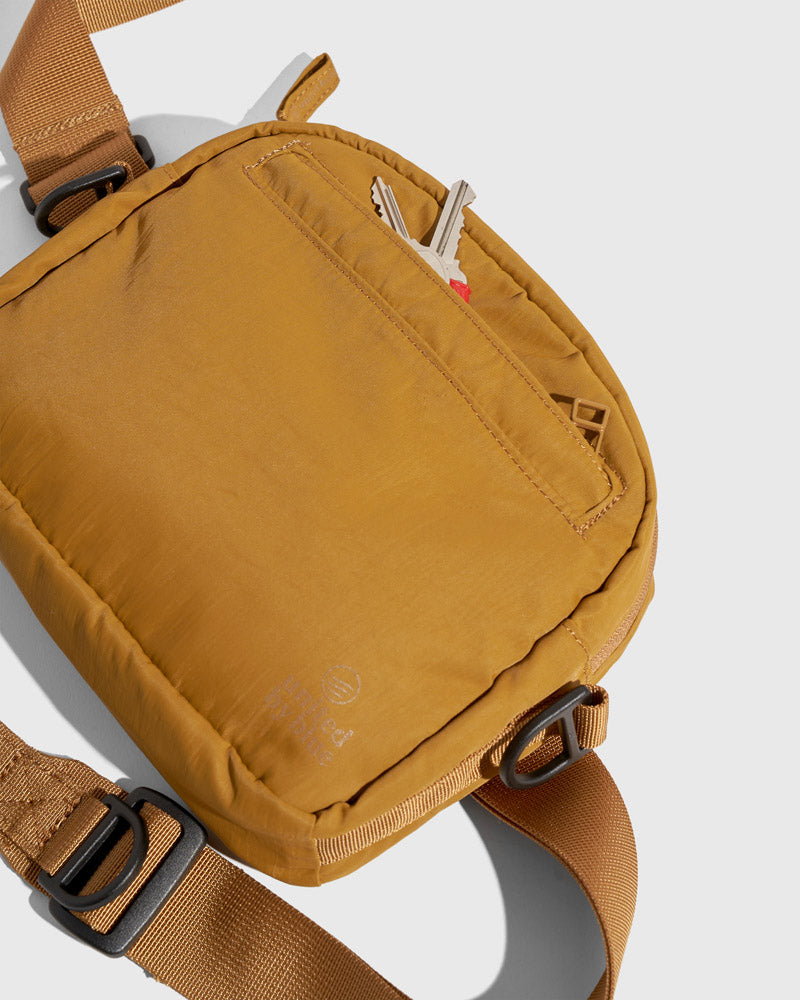 Load image into Gallery viewer, (Re)active™ 2L Convertible Crossbody