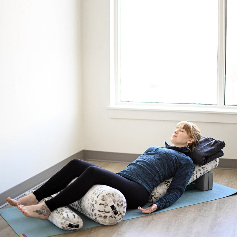 Load image into Gallery viewer, Round Yoga Bolster