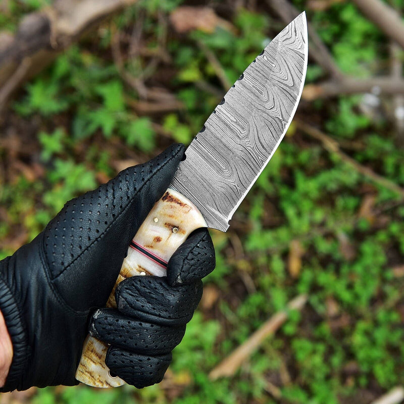Load image into Gallery viewer, Custom Handmade Damascus Steel Skinning Knife – 4.5-Inch Sheep Horn Handle