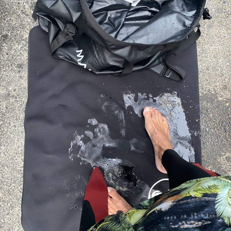 Load image into Gallery viewer, QuickChange Bag– Waterproof Wetsuit Changing Bag for Beach & Travel