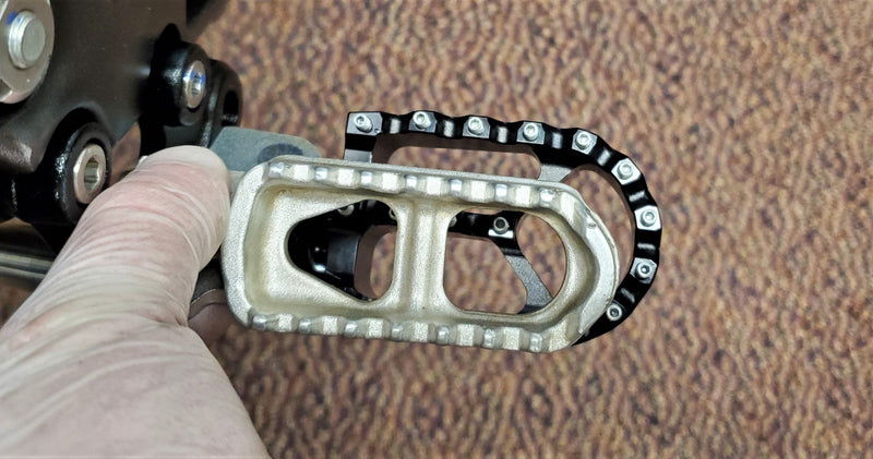 Load image into Gallery viewer, Surron LBX Foot Pegs