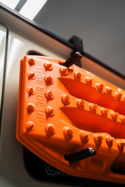 Load image into Gallery viewer, Recovery Board Carrier - Universal Mount - MaxTrax MKII & Lite
