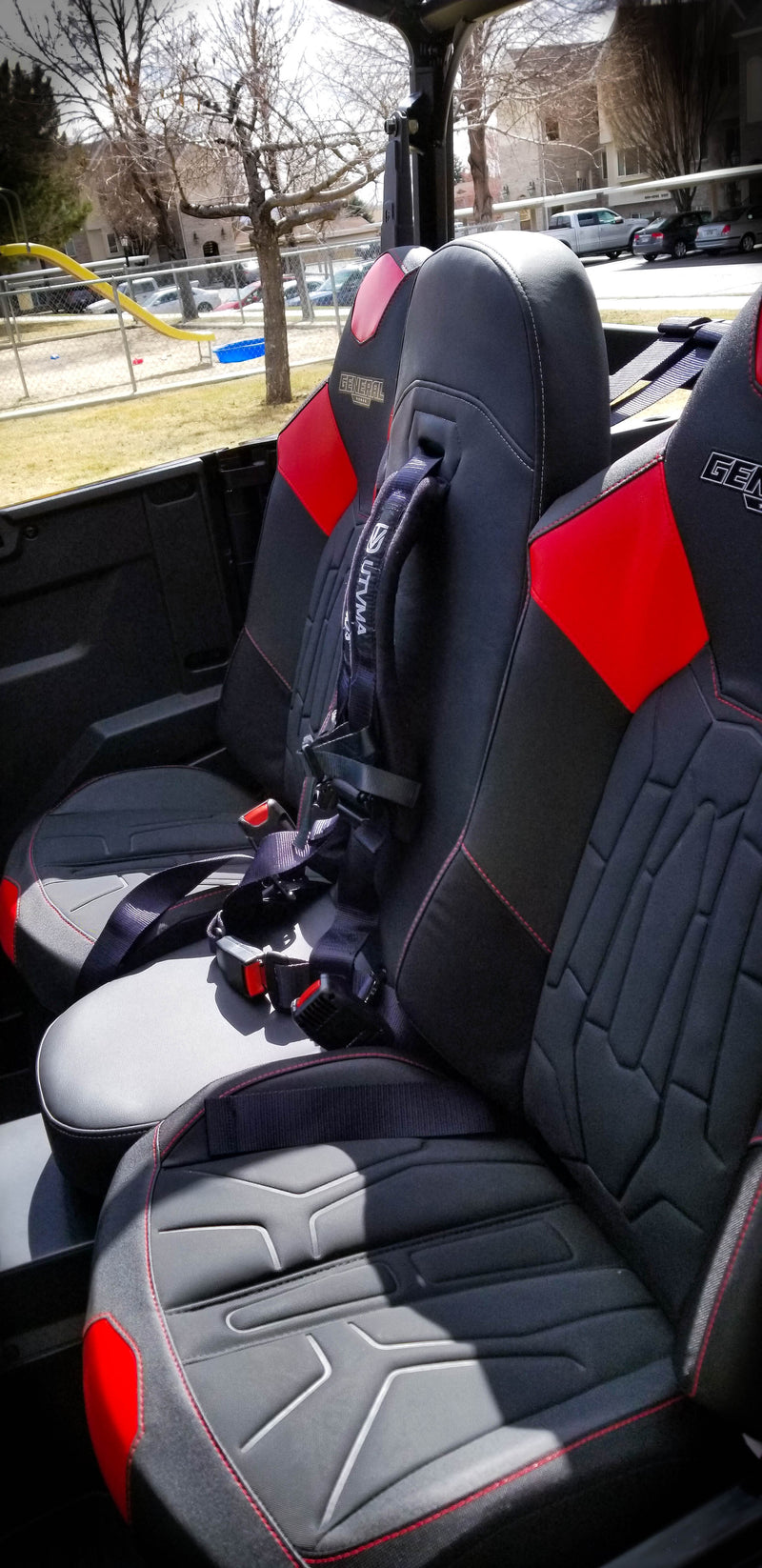 Load image into Gallery viewer, General 4 Rear Bump Seat w Console Delete Kit (2016+)