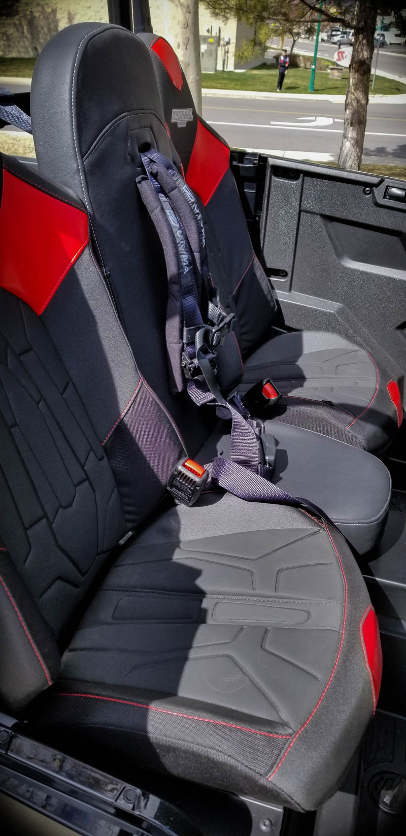 Load image into Gallery viewer, General 4 Rear Bump Seat w Console Delete Kit (2016+)