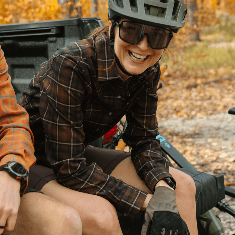 Load image into Gallery viewer, Women's Liv'n Flannel