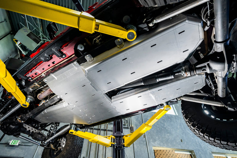 Load image into Gallery viewer, JLU 4XE BELLYPAN SKID With POWER PACK &amp; EXHAUST SKIDs
