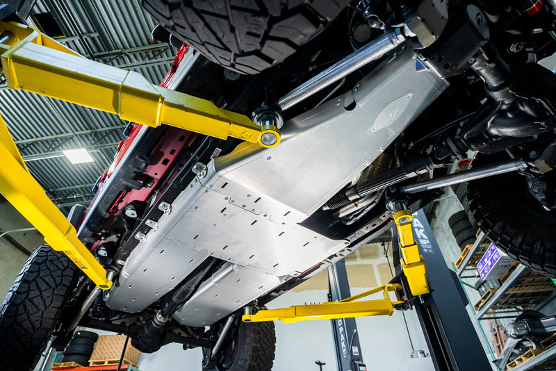 Load image into Gallery viewer, JLU 4XE BELLYPAN SKID With POWER PACK &amp; EXHAUST SKIDs
