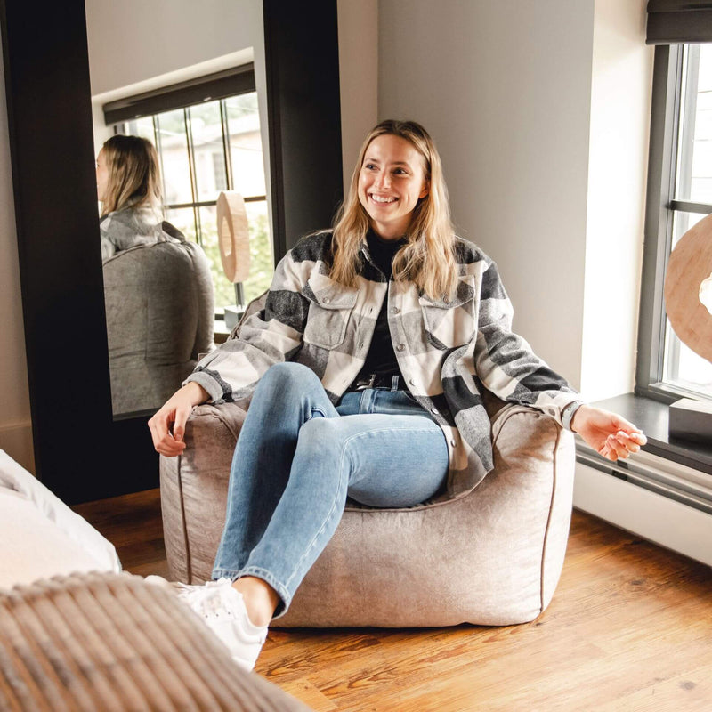 Load image into Gallery viewer, Hug
