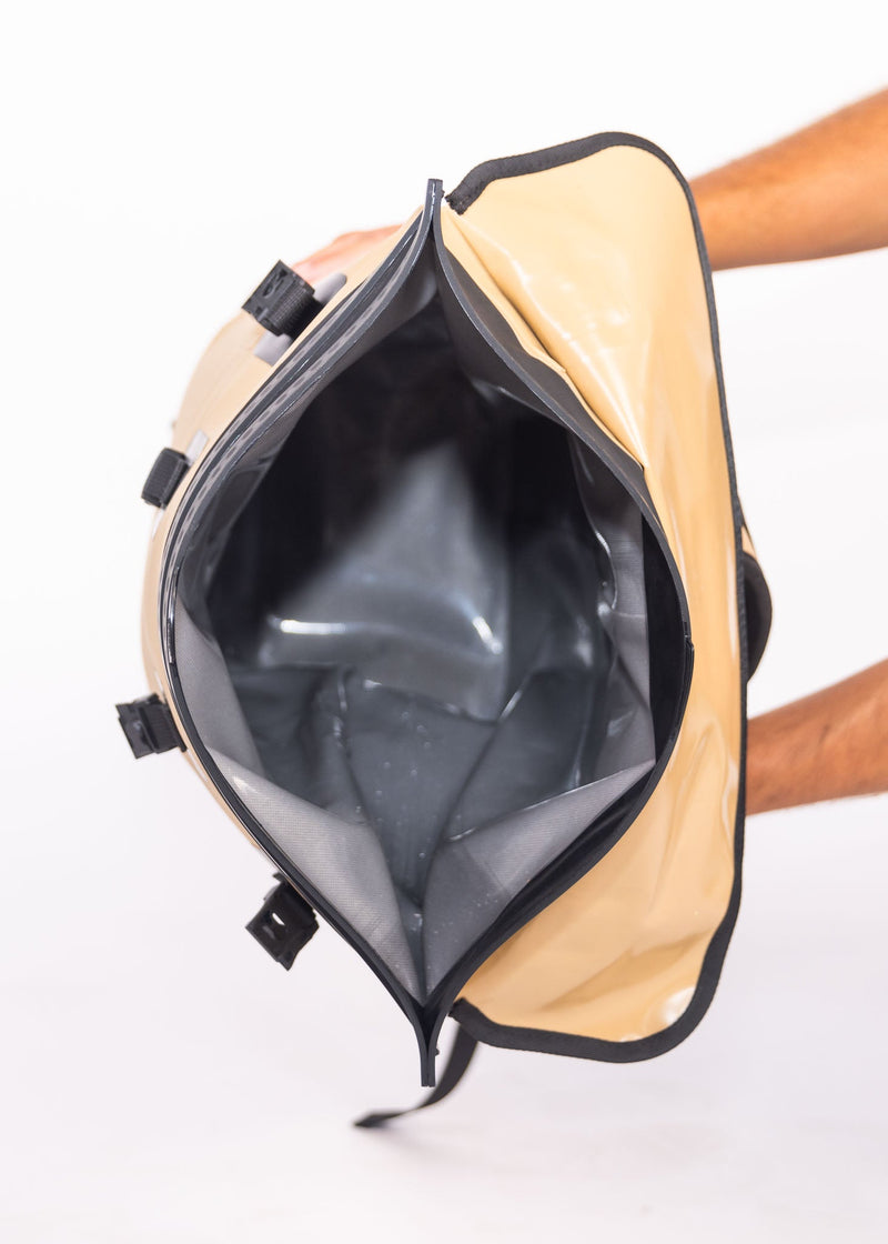 Load image into Gallery viewer, Waterproof Floating Backpack Cooler With Dry Bag
