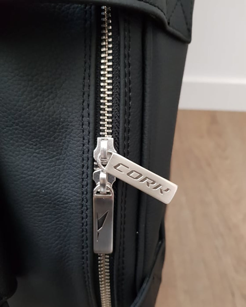 Load image into Gallery viewer, Leather Thermobag Black/Silver
