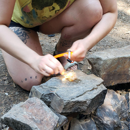Emergency Fire Starter Necklace - Lightweight Mini Ferro Rod with Steel Claw Striker & Neck Lanyard
