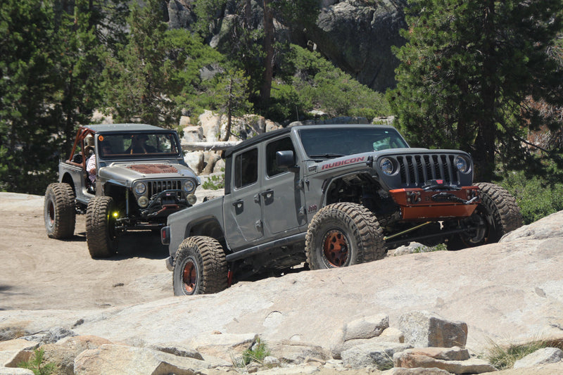 Load image into Gallery viewer, Gauntlet Front Bumper w/Winch Plate for Jeep JL/JT  (2018+)
