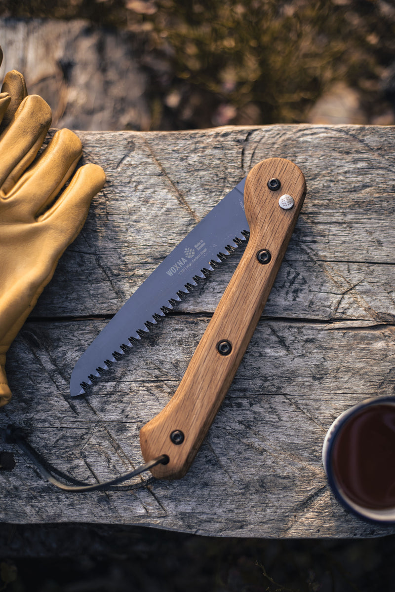 Load image into Gallery viewer, Woxna Hälsing Foldable Saw 7 inches - Oak &amp; High Carbon Steel
