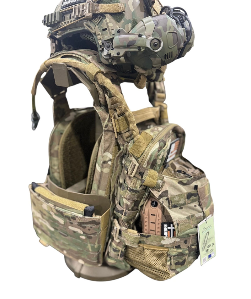 Load image into Gallery viewer, FULL KIT COMBO Crusader 2.0 V4 Armor COMBO PACKAGE LIGHTWEIGHT LEVEL IV (2) 10x12 Front/Back Plates, Mission Plate Carrier Bag
