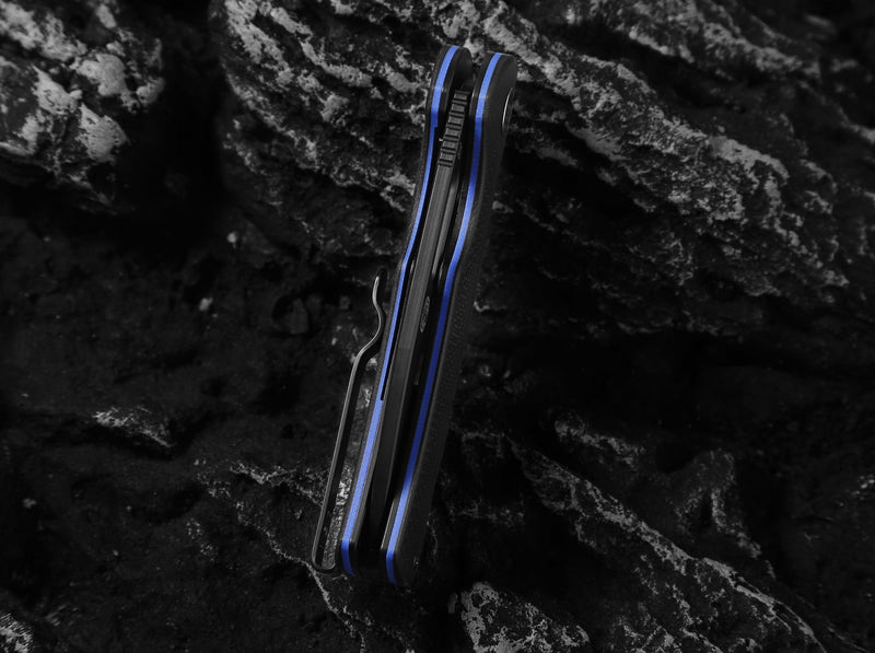 Load image into Gallery viewer, The Venture Point Folding Pocket Knife Giftset for Men and Women (Black and Blue)
