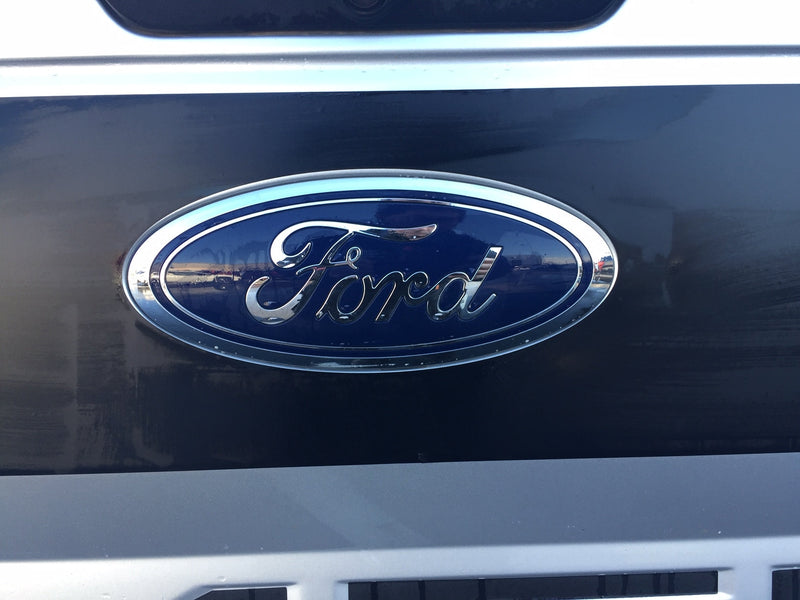 Load image into Gallery viewer, Tailgate Center Insert for 2015-2020 Ford F-150
