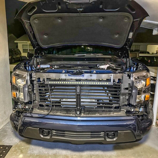 Load image into Gallery viewer, 2020+ Chevrolet Silverado 2500/3500HD Single 30in Light Bar
