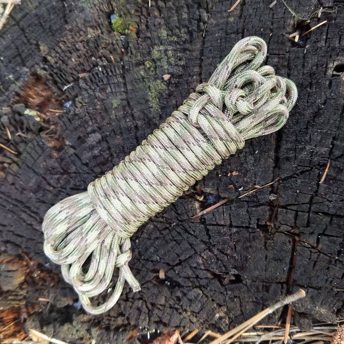 Enhanced "Fish & Fire" Emergency Survival Paracord - Easy to Handle "Quick Deploy" Speed Hank