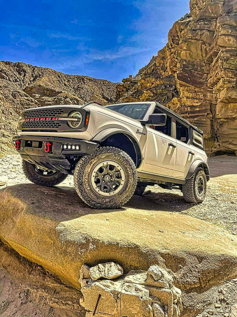 Load image into Gallery viewer, 2021+ Ford Bronco Modular Bumper Dual Function Fog Light Kit
