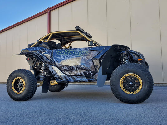 2017 Can-Am Maverick X3 Featuring Rokblokz 72" Fenders with Gray accents