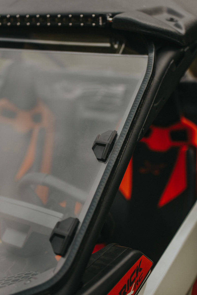 Load image into Gallery viewer, Can Am Maverick X3 Windshield (Fits all years X3 and 2021-2022 X3 XRC without intrusion bars)
