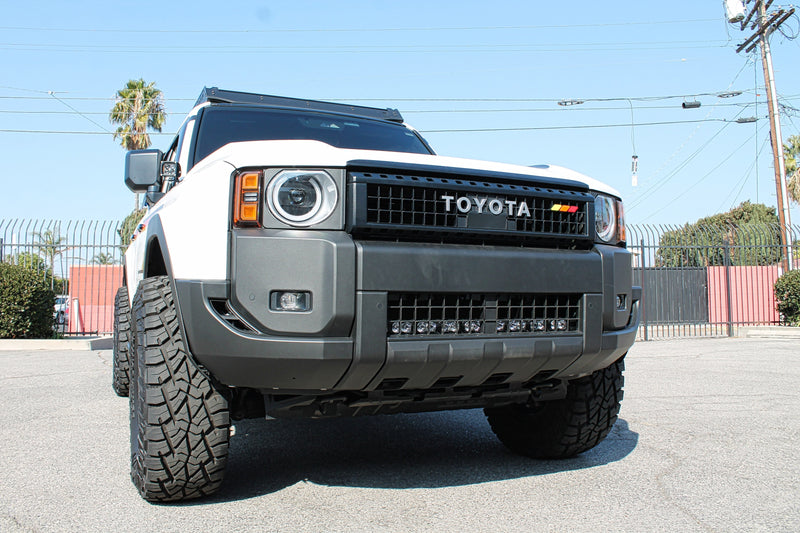 Load image into Gallery viewer, 2024+ Toyota Land Cruiser Single 30in Light Bar PRO
